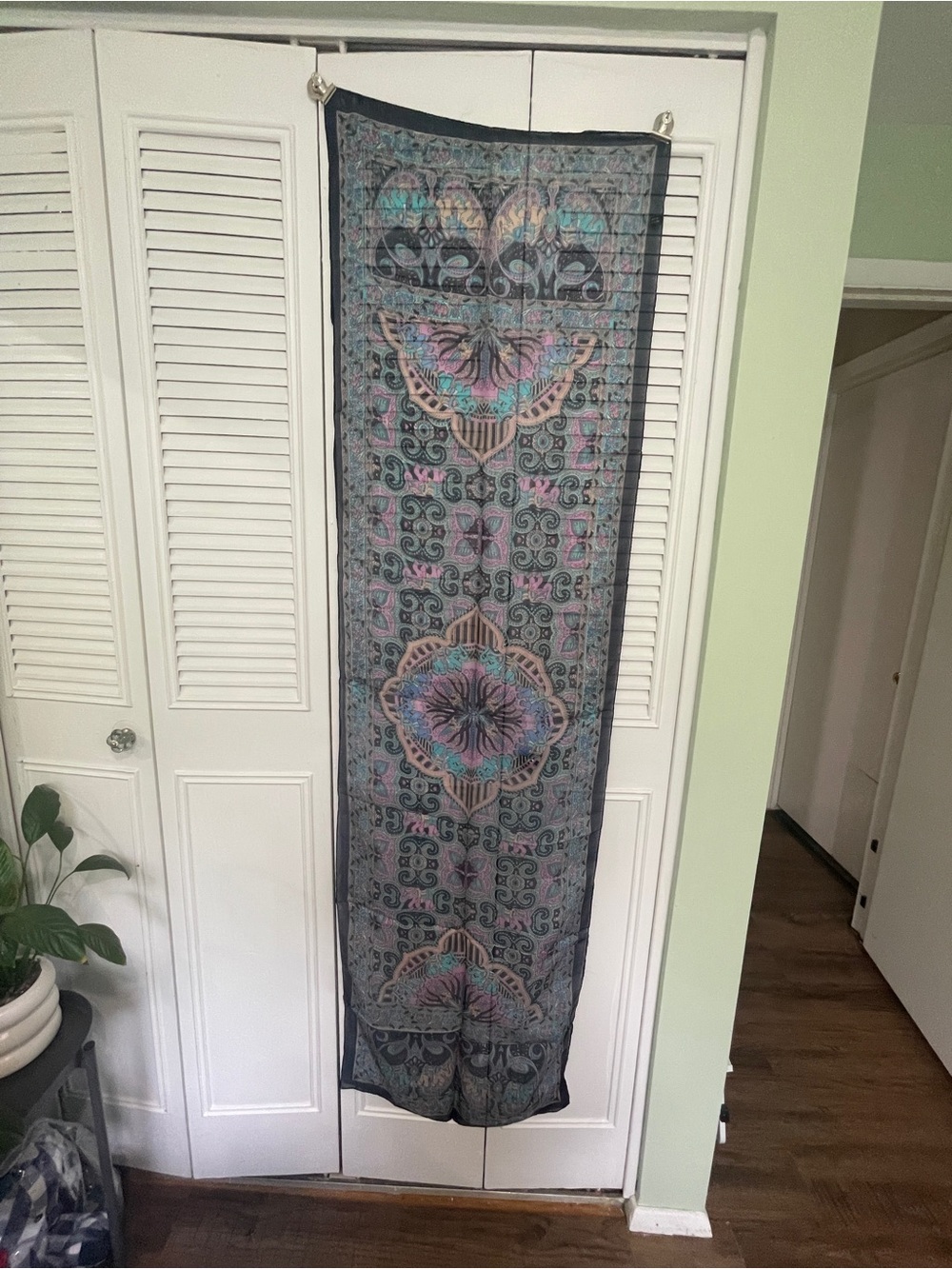 Lightweight Printed Rectangular Scarf in Teal and Pink